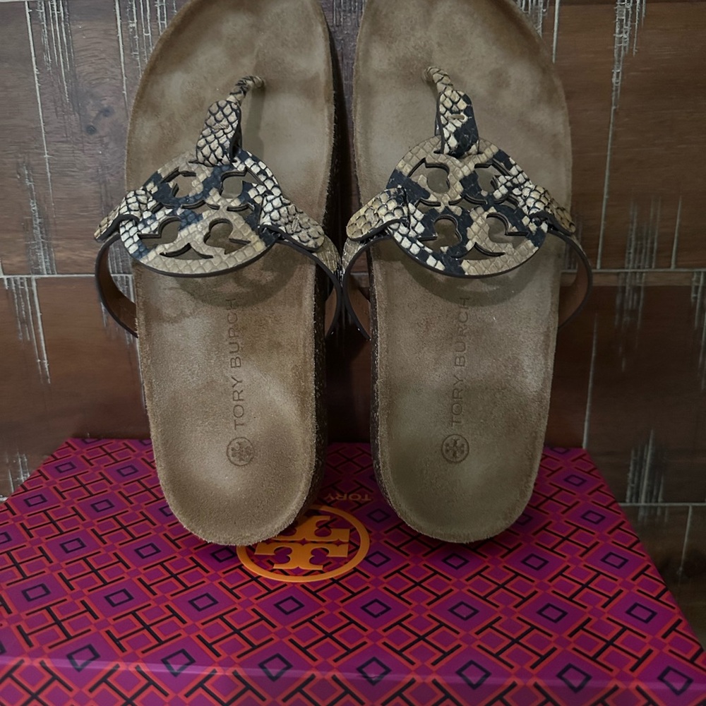 Tory Burch Miller Cloud Stamped Snake Printed Leather/Cork Size 8.5